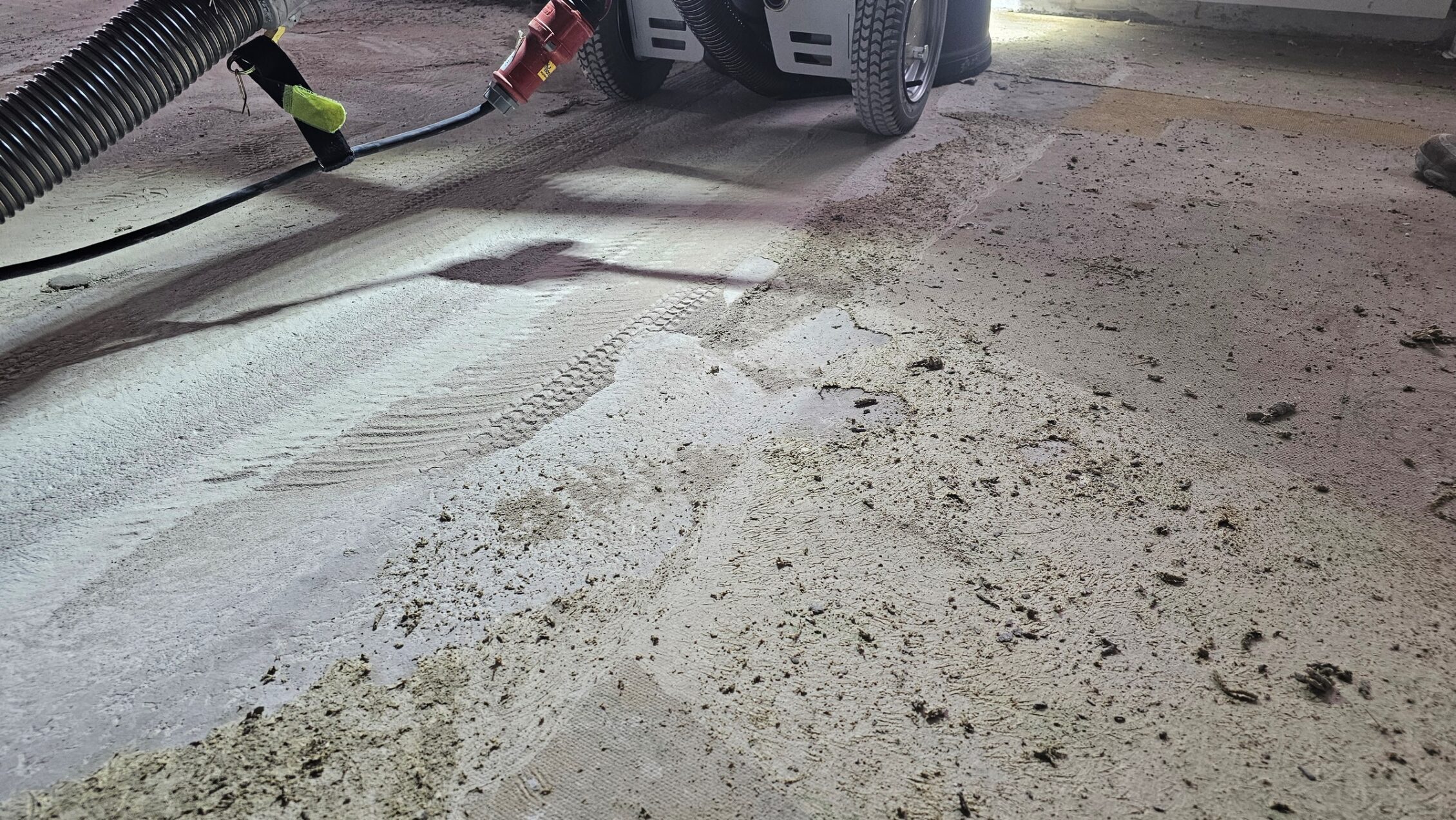 Effiziente Bodensanierung eines Bürogebäudes in Düsseldorf 10 20241205 114314 Kopie scaled