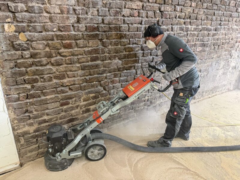 Husqvarna PG280 beim Randschleifen
