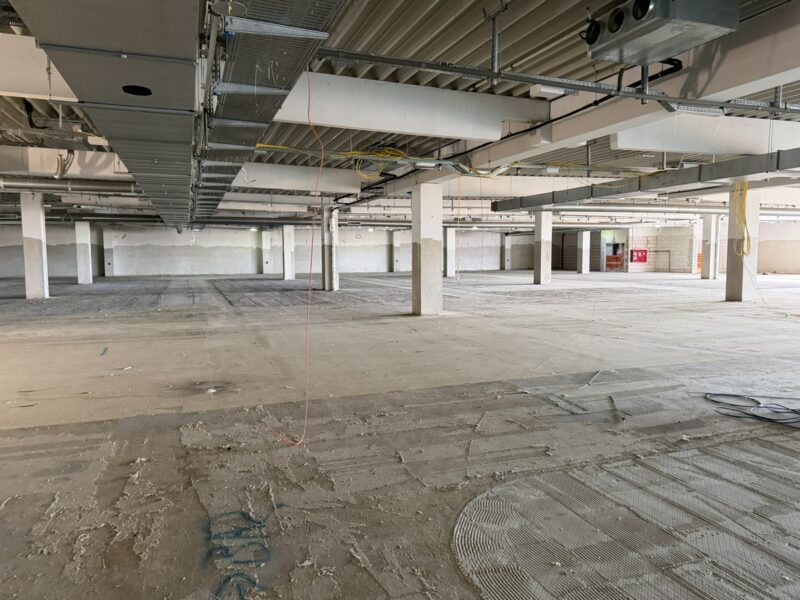 Sanierung eines Untergrundes in einem Möbelhaus