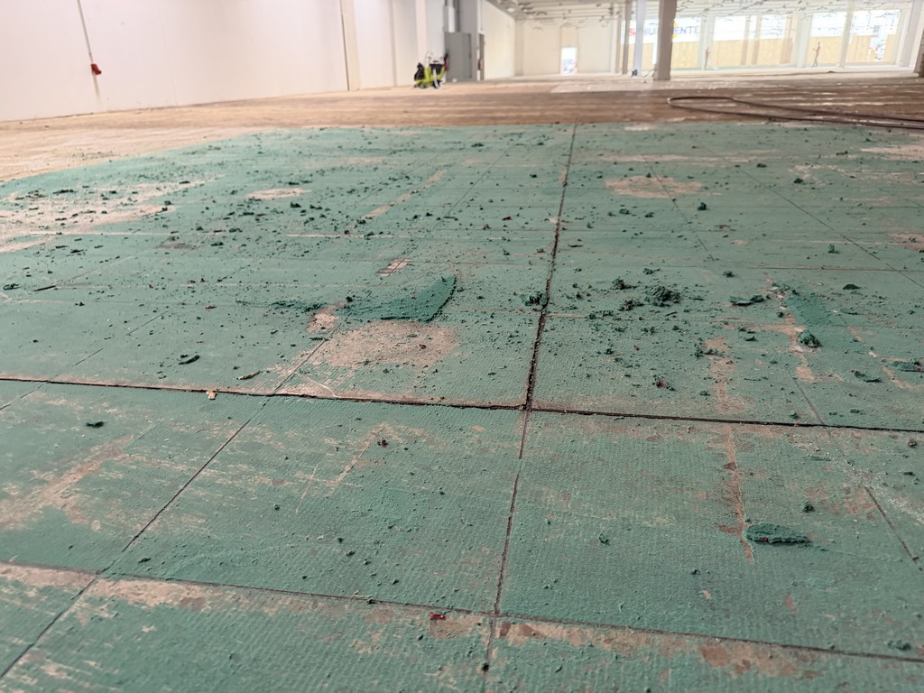 Bodenstripper mieten – ferngesteuert 4 PCV entfernen mit dem Wolff Robo-Stripper