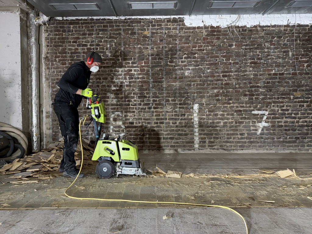 Parkettentferner-Set mieten – Stripper + Parkettsäge 3 Parkettentferner Set im Einsatz